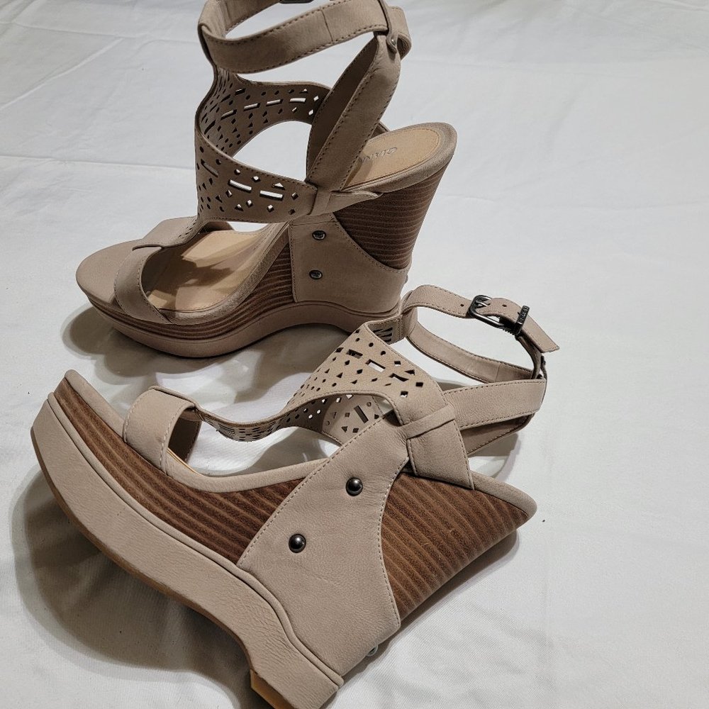 Gianni Bini 6 inch wedges, size 10, beige/tan